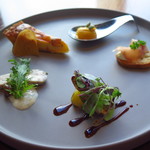 MAIN DINING by THE HOUSE OF PACIFIC - 前菜）秋刀魚と秋茄子バルサミコソース、鶏胸肉のトンナータソース、さつまいものキッシュ、南瓜のムース、生ハムと無花果のブルスケッタ