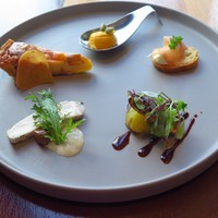 MAIN DINING by THE HOUSE OF PACIFIC - 前菜）秋刀魚と秋茄子バルサミコソース、鶏胸肉のトンナータソース、さつまいものキッシュ、南瓜のムース、生ハムと無花果のブルスケッタ