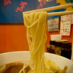 チラナイサクラ - 中加水細ストレート角麺の固茹で 　香り高いめんめん 　美味しいお！