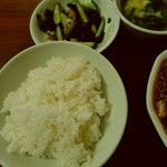 蓬莱春 - ﾏｰﾎﾞｰ豆腐の左側