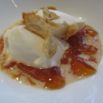 ビオディナミコ - パンナコッタのラム酒風味  キャラメルのゼリーとゴボウの泡で1