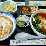 杉乃家 - カツ丼セット（ハーフラーメン）