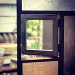 cafe 二軒堂 - 秘密の小窓