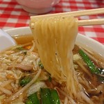 味華  - もやしそばの麺アップ