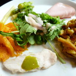 欧風小皿料理　沢村 - 彩り野菜のサラダ