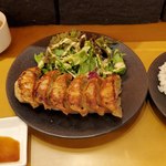 GYOZA!365 - 餃子定食全景