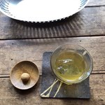 なたね - 帰りがけにジャスミン茶ときな粉のお菓子