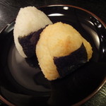 Biniku Shubou Senkyu - おにぎり2個　380円(味噌と梅）　これ、やたらと美味しかったです。