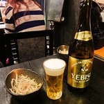 Biniku Shubou Senkyu - 瓶ビール　600円（エビス）と、お通しのもやしナムル（200円）