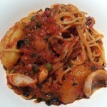 RISTORANTE HiRo - タコとジャガイモが入ったトマトソースパスタ