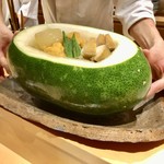 銀座 しのはら - お椀：冬瓜 鮑 赤雲丹 姫おくら