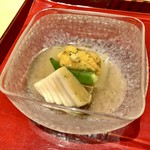 銀座 しのはら - お椀：冬瓜 鮑 赤雲丹 姫おくら