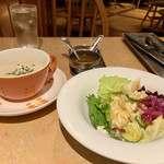 Furaingu Gaden - セットのサラダとスープ