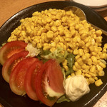 焼肉問屋 牛蔵 - トマトコーンサラダ