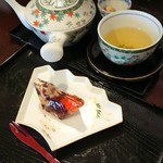 Cha Kafe Is Sen - 京都の宇治茶＋和菓子(錦玉羮/涼清水)