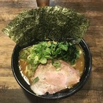 横浜ラーメンとんこつ家 - 