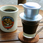ウォーター - ライオンコーヒーとベトナムコーヒー