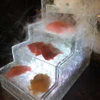 牛牛 西麻布 総本店 - ガラスのシンデレラ寿司