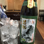 広東風小皿料理 酔香園 - 紹興酒ボトル
