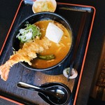 Oni Ha Soto Fuku Ha Uchi - えび天＆揚げ餅カレーうどん〜黒豚ミルクスープ(中辛)