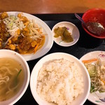 台南担仔麺 - 油淋鶏ランチセット（750）