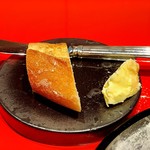 六本木うかい亭 - 自家製パンと釧路産バター、イギリスの岩塩