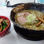 自家製麺 工藤 - 濃厚煮干しはかなりイケてます。焼肉ダレで作った「げん」も美味い