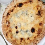 ピッツェリア　オオサキ 本店 - クワットロ・フォルマッジォ