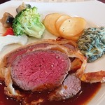 インペリアルバイキング サール - 牛フィレ肉のパイ包み焼き