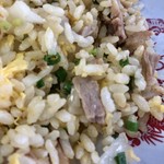 双喜紋 - 炒飯どアップ   具材（卵・叉焼・玉葱・ネギ）