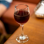 ベッラベーラ - 2019.9 ハウスワイン赤（グラス 380円）