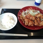 Katsuya - 唐揚げを定食にしました。