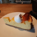 東向島珈琲店 - ベイクドチーズケーキ（480円）。もうひとつ食べたい！