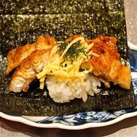 野嵯和 - うな寿司　錦糸卵と紫蘇揚げのせ