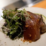 くずし鉄板 あばぐら - 戻り鰹のお造り 自家製酒盗醤油