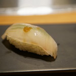 くずし鉄板 あばぐら - 三重県産 縞鰺の握り