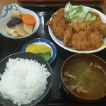 岩田家 - チキンかつ定食。