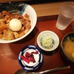 わおん。 - 牛すじ煮込み丼