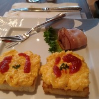 ポム・ダダン - 