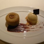 レストランひらまつ レゼルヴ - デザート（熱々の栗のビスキュイ　バニラアイスクリームと共に）