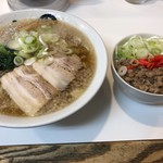 伊藤商店 - 白の中華＆肉飯（19.9）