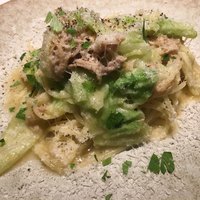 リストランテ･ヒロ  青山 - 地鶏とキャベツのスパゲティニ、オイルベースのソースにチーズと黒胡椒でアクセント