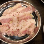 ホルモン処 89肉酒場 - トントロ(490円）
