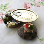 サーディン缶の中に・・