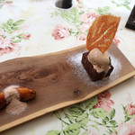 オーベルジュ・オー・ミラドー - ガトー・ショコラとモンキーバナナ