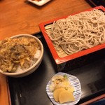 きのえね - 今月のおすすめ。もりそば、舞茸の小天丼。