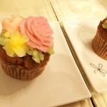 フラワー ピクニック カフェ ハコダテ  - フラワーケーキ