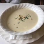 グリル八雲 - 妻のスープ。名古屋御園座に有り美空ひばりが愛したスープ。