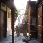 Takasegawa Maki - 中庭