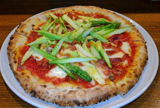 ナストロ  - 鏡石（ピザ）の写真